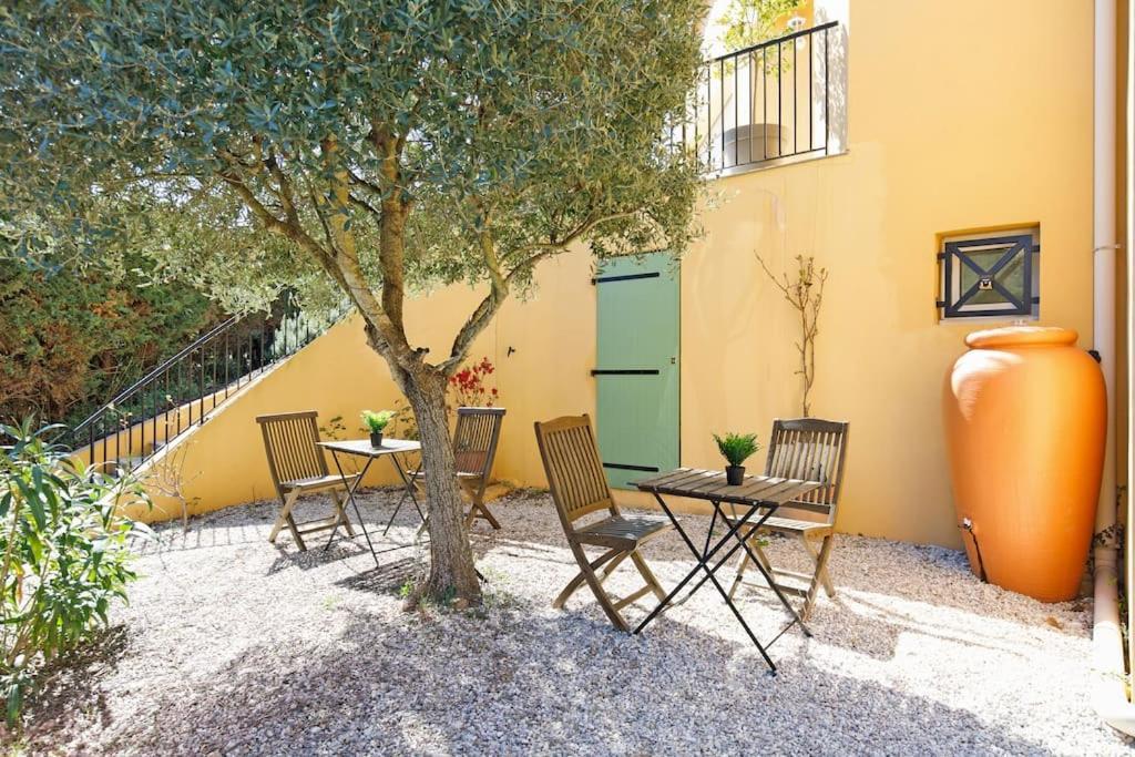 Studio Au Calme, Avec Terrasse Et Parking A Eze Village 외부 사진