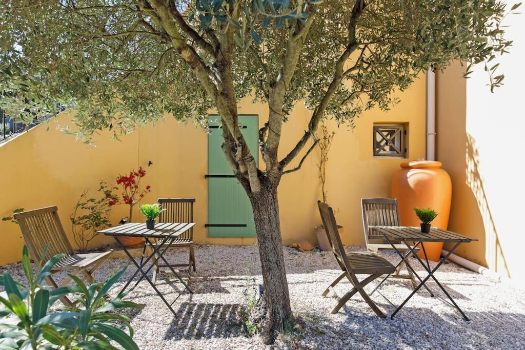 Studio Au Calme, Avec Terrasse Et Parking A Eze Village 외부 사진
